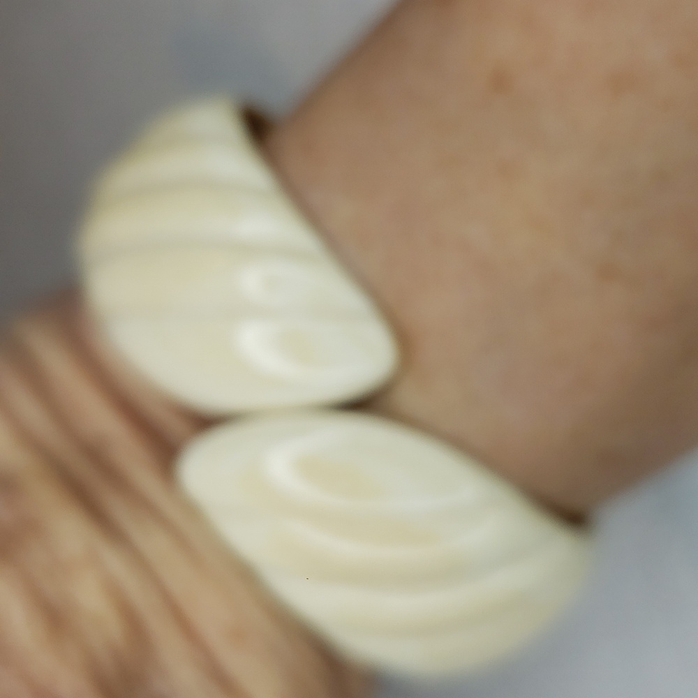 Elegant Cream Bracelet